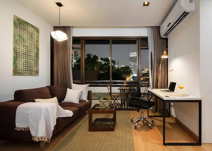 Wander Nana - Skyline View Apartment Near Terminal 21 * Bangkok